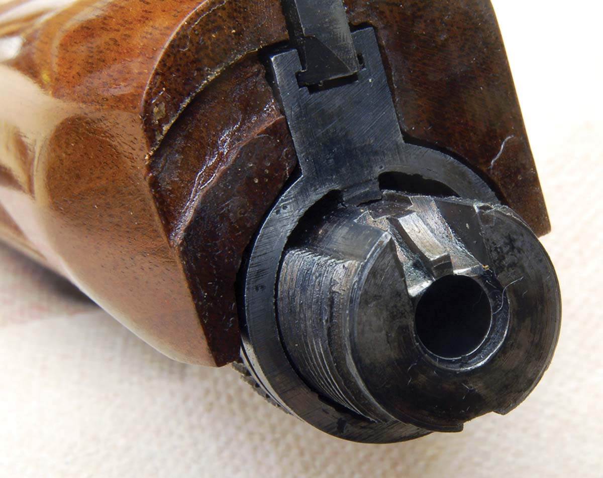 The recess in the barrel into which the extractor fits.